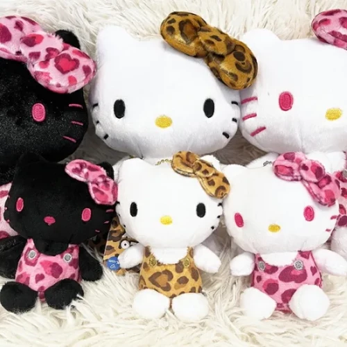 ヒョウ柄の、攻めてるギャルなキティちゃん。ぬいぐるみとキーホルダー