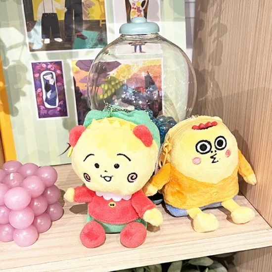 ゆるさがたまらん！小物が入るコジコジのぬいぐるみキーホルダーだよ