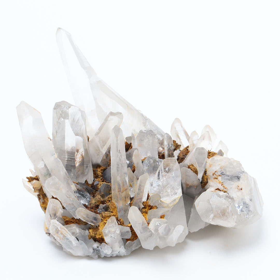 ヘマタイトと共生した中国産水晶クラスター - 石の音ブログ