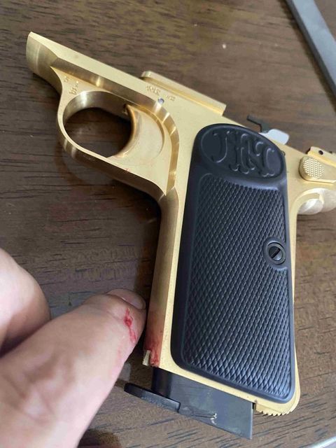 晴れた日のブローニングM1910 : Products ZEKE 切削ブログ