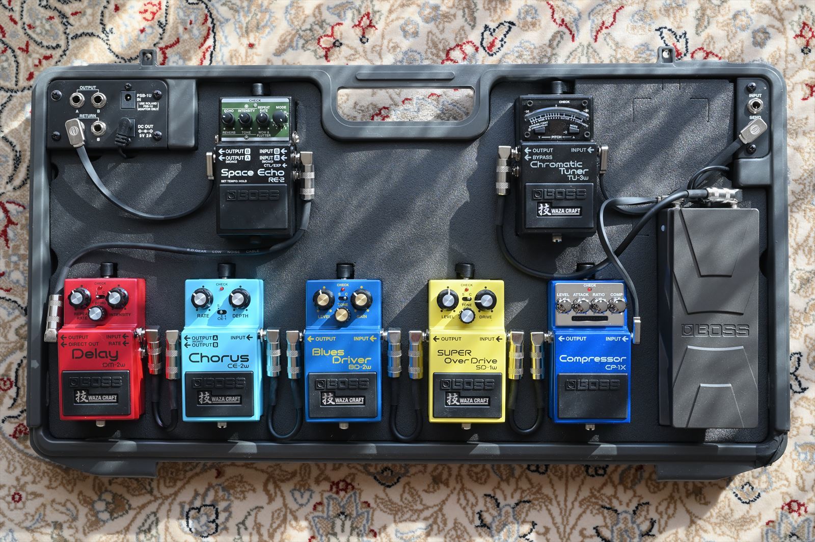 エフェクターボードを組んだ。 : やぁやぁ。