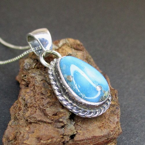 ナバホ族：Annie Chapo モレンシ ターコイズ ペンダント - PINE☆FIELD