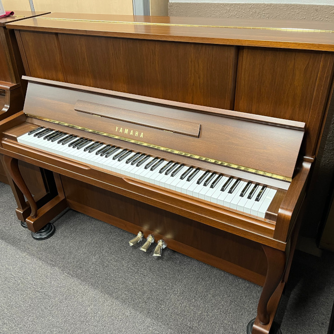 店頭展示中 | 商品一覧 | 大阪・本町のピアノ専門店「三木楽器 開成館」