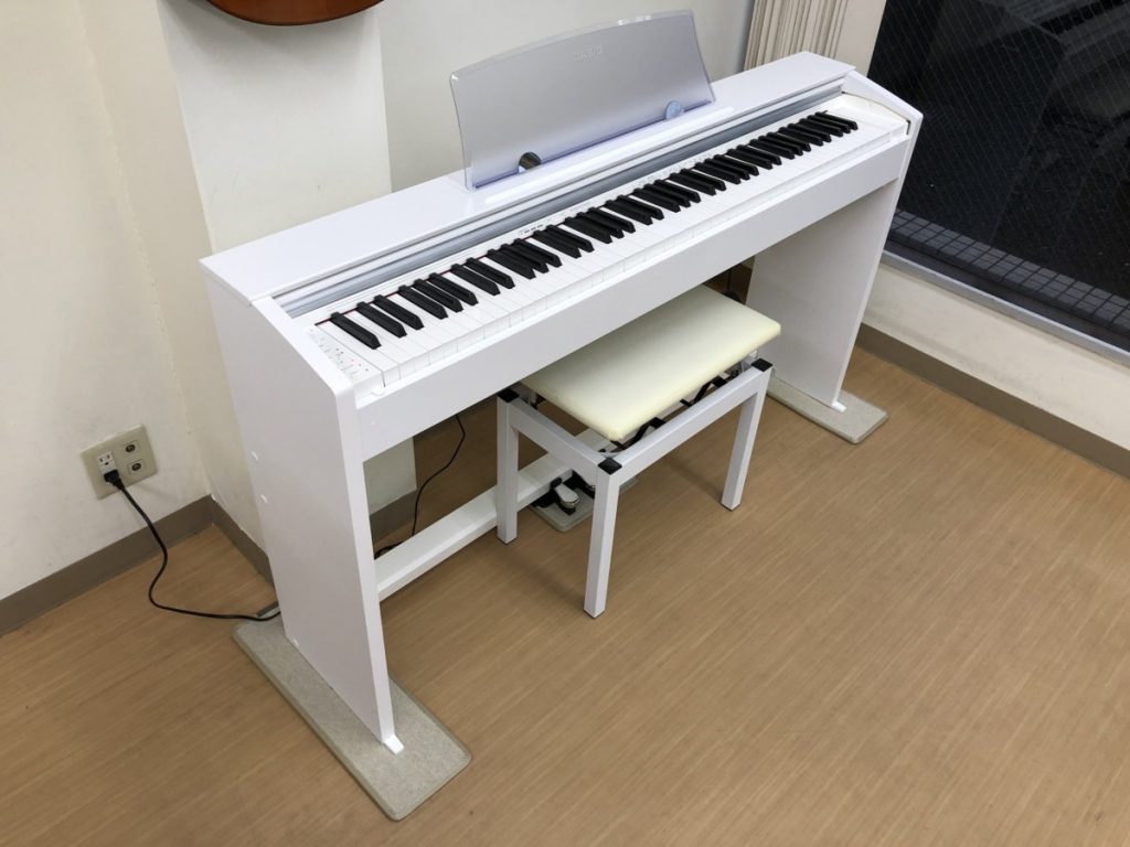 CASIO PX-770WE 2019年製 中古 電子ピアノ 椅子付き ホワイトウッド調