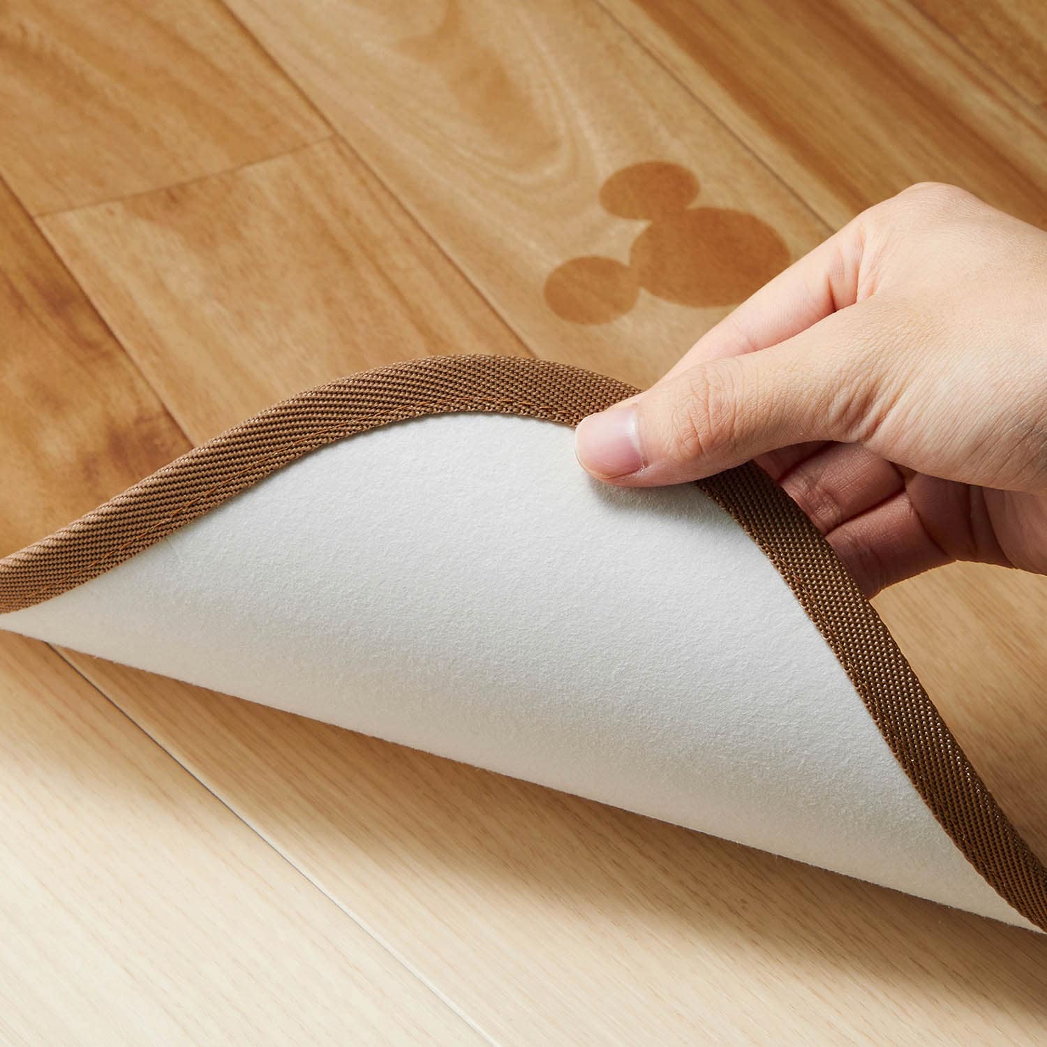 拭けるダイニングラグ「ミッキーモチーフ」（ディズニー ラグ