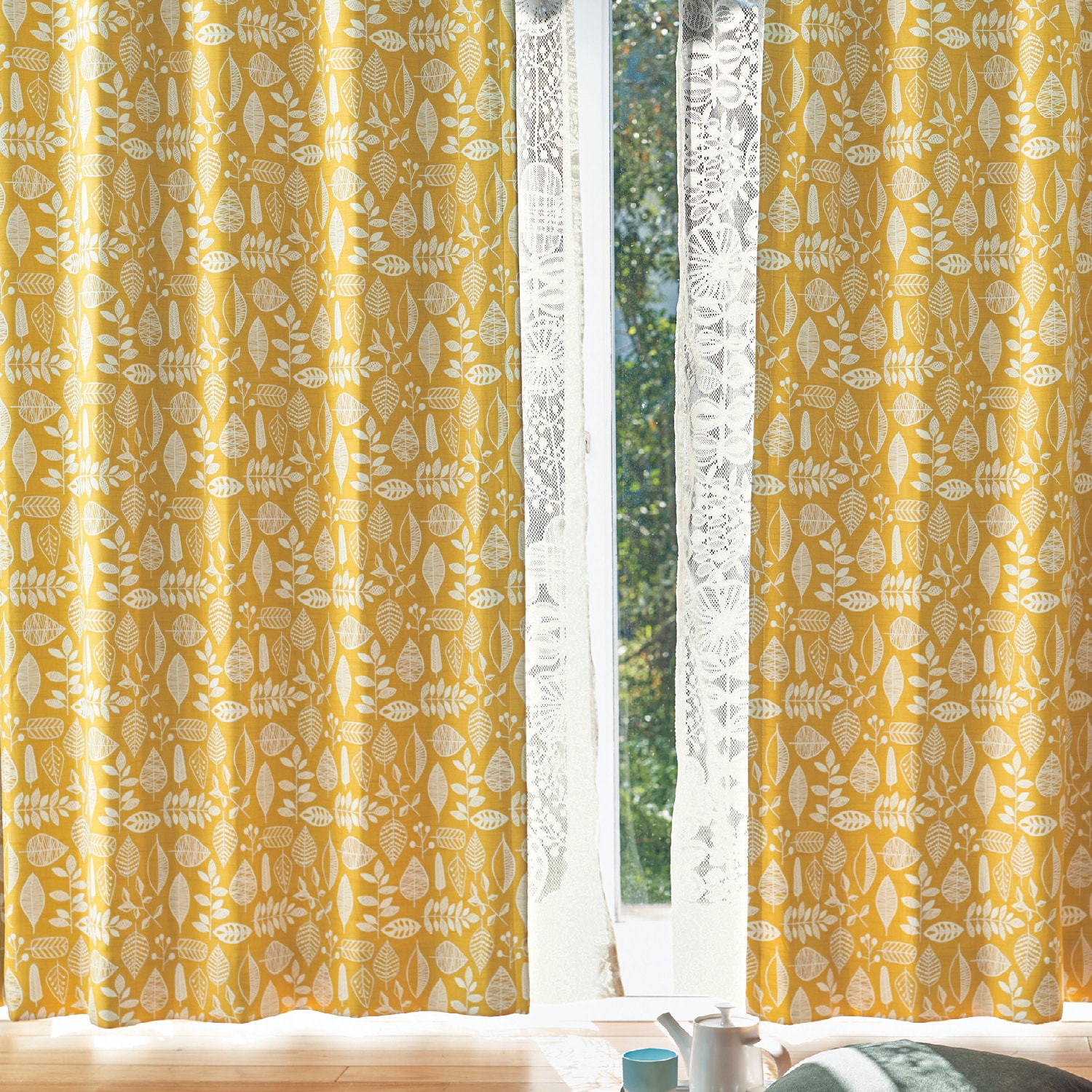 99サイズ】 北欧調手描きタッチリーフ柄デザインの遮光カーテン ＜2枚