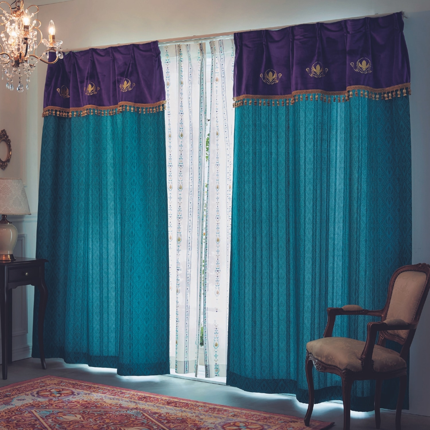 贅沢仕上げのジャカード織の遮光・遮熱カーテン「アナと雪の女王