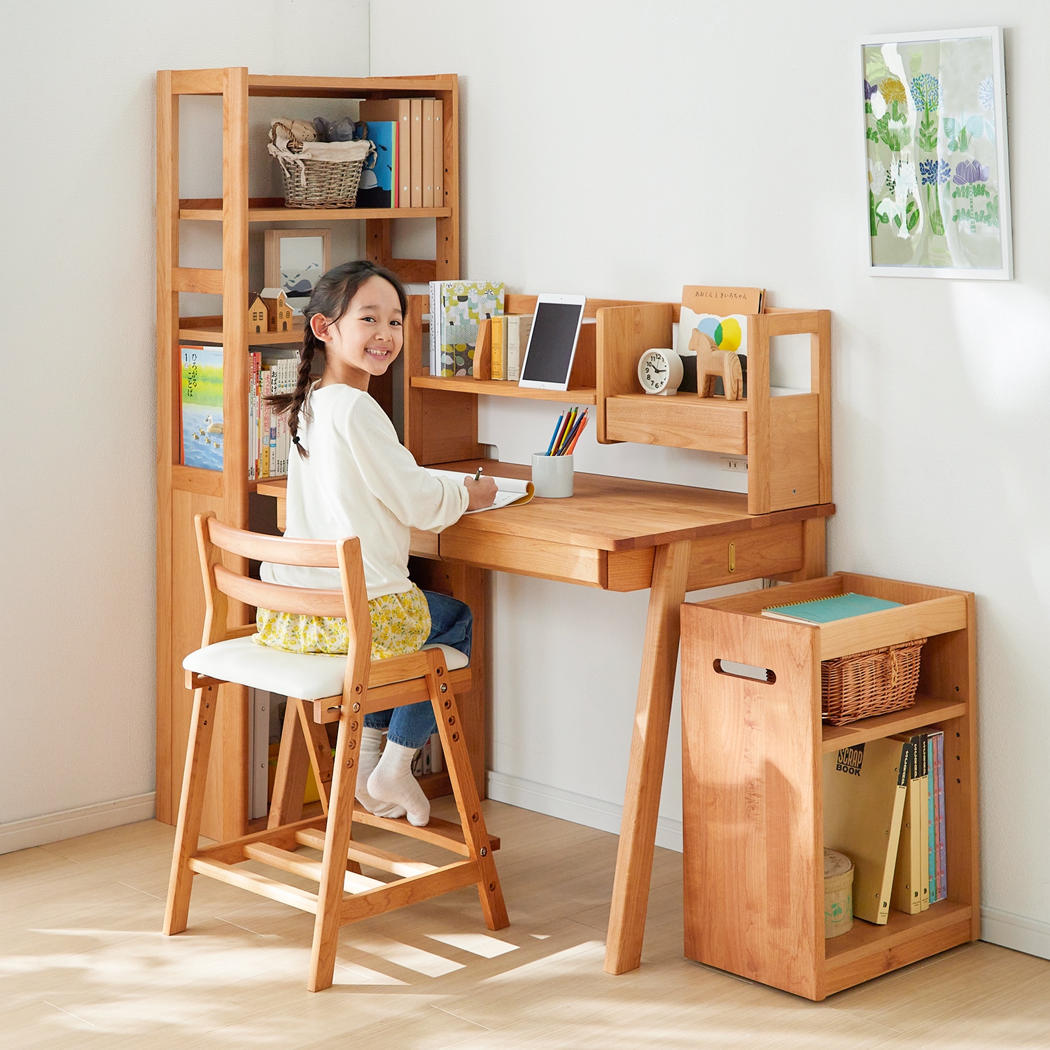 3/16まで大型送料無料】 すっきりデザインのアルダー材の学習チェア