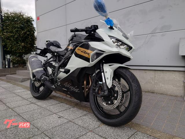 カワサキ Ninja ZX－4R SE 2026年モデル USB電源