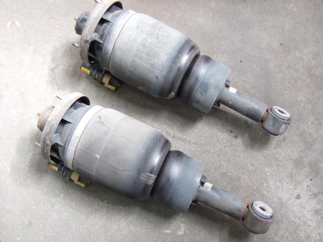 リンカーン ナビゲーター 型式不明 エアサスからコイルスプリング交換