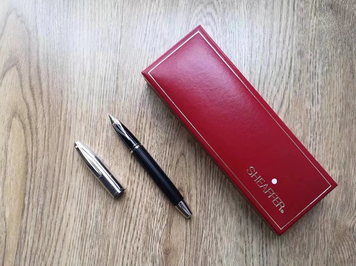 钢笔世界｜五大钢笔推荐（万宝龙149、百利金M800、派克duofold、犀飞利