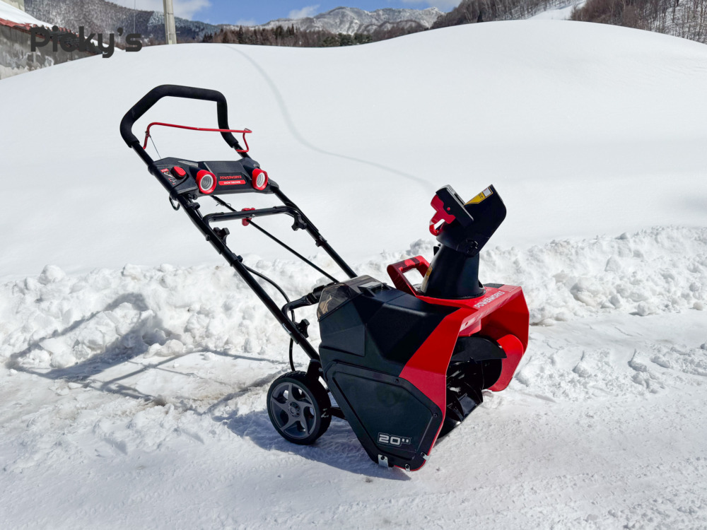 実機レビュー】電動の小型除雪機ハイガーSNE402を女性スタッフが検証