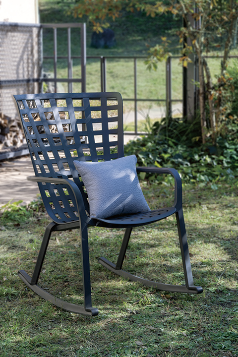 スプリッツサイドテーブル ダークグレー - ガーデンファニチャー PIEDS