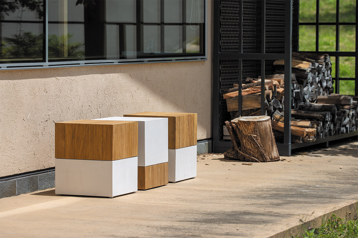 サム キューブ テーブル／スツール トップチーク - ガーデン