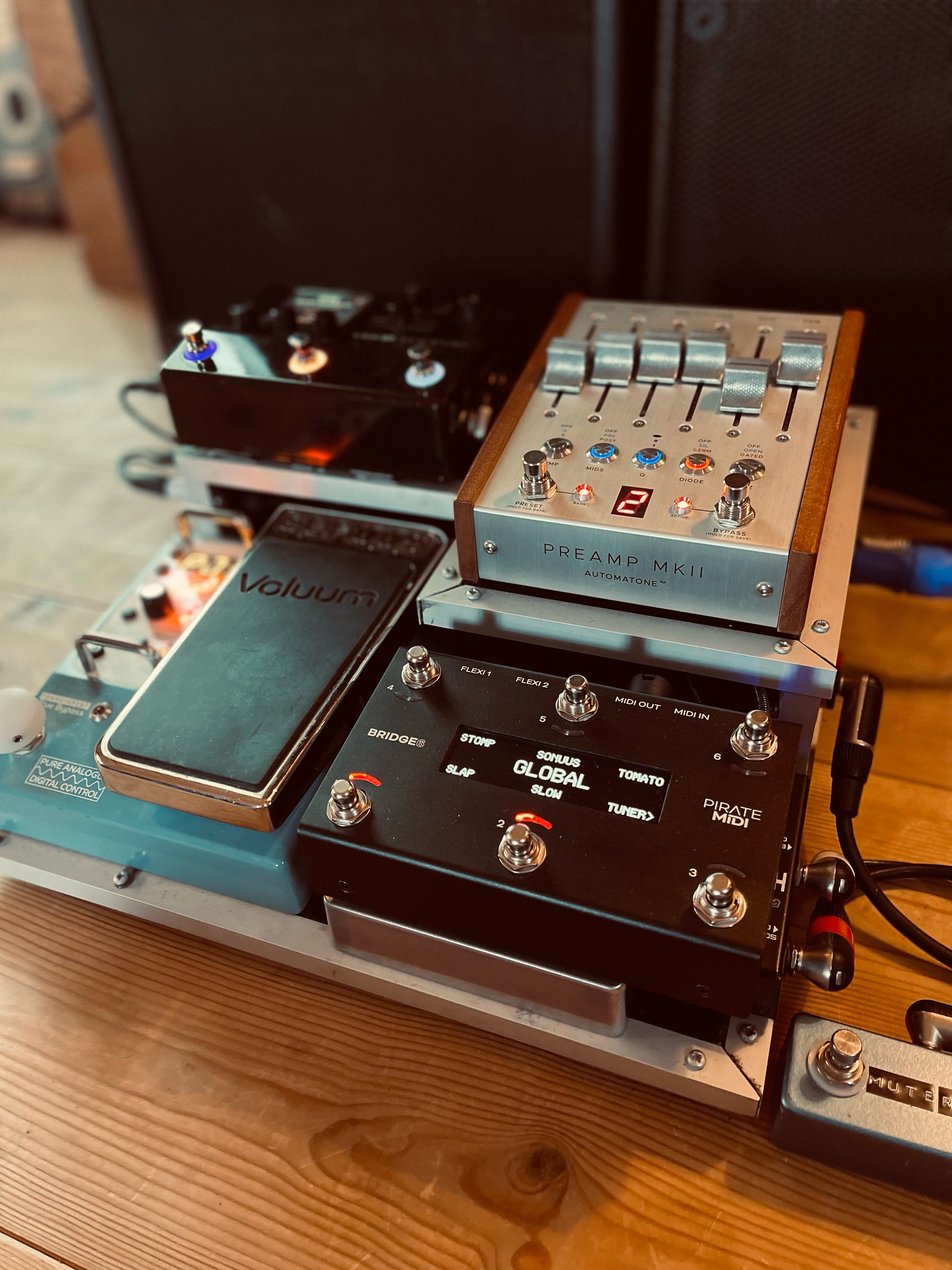 BRIDGE6 PIRATE MIDI コントローラー