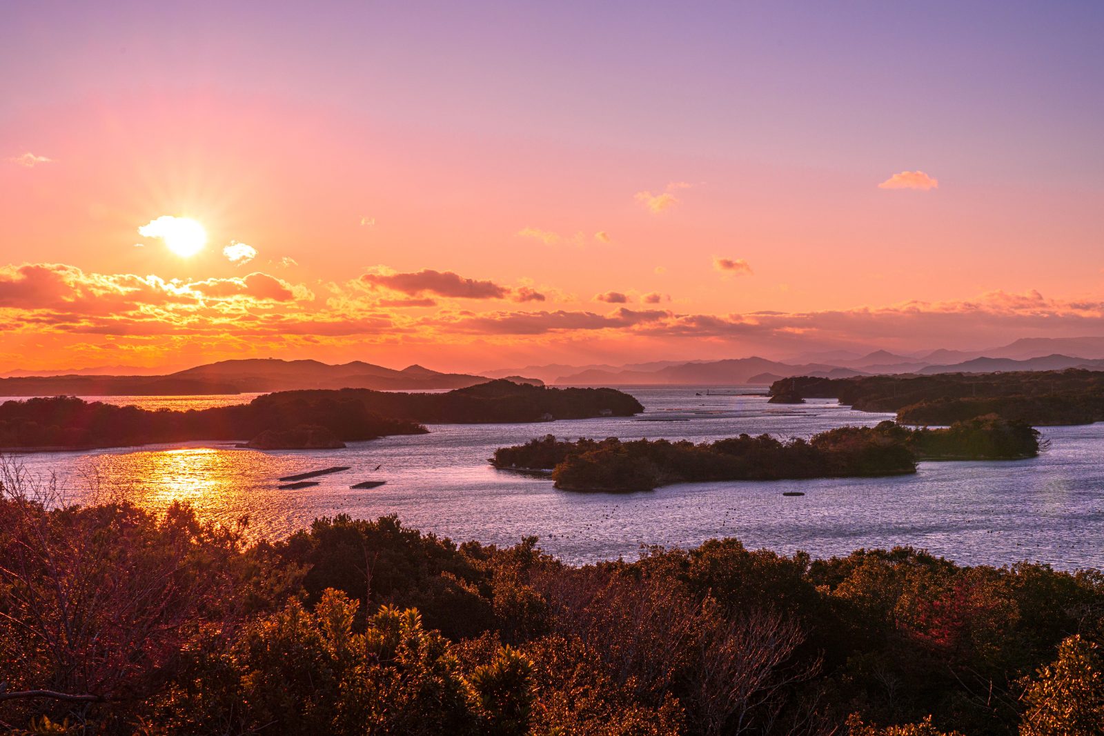 ともやま公園（桐垣展望台）のフリー写真素材「真冬の夕焼け」 | 三重