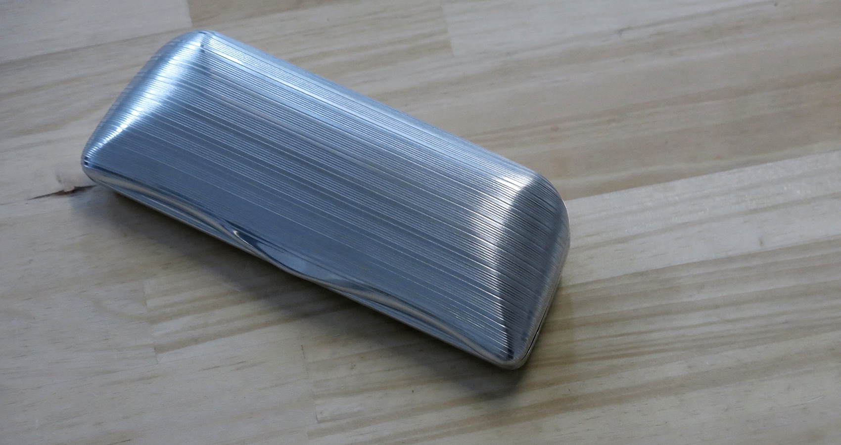 EYEVAN 7285のアルミ製メガネケース ポンメガネ大宮