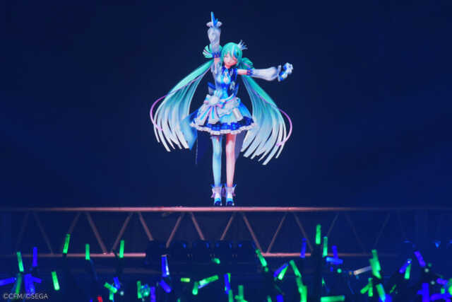 ライブレポート】圧倒的没入感！ 初音ミクがローソン50周年を祝う