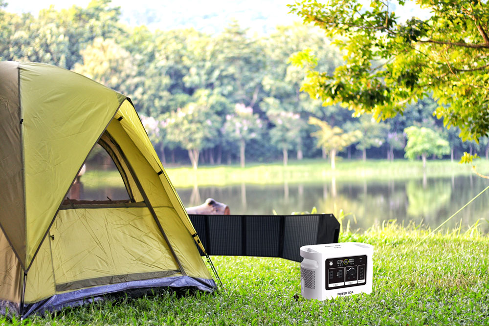 持ち運び可能な非常用蓄電池と太陽光パネルのPOWER BOX(パワーボックス