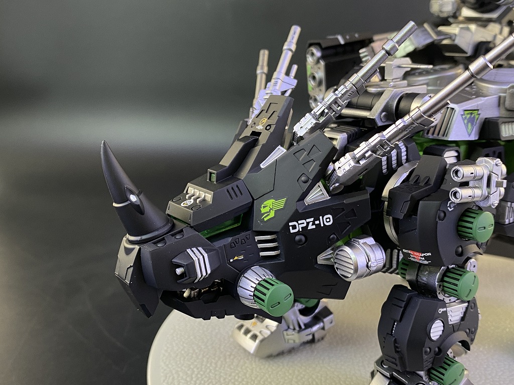 製作代行紹介「コトブキヤ ゾイド HMM DPZ-10 ダークホーン」全塗装