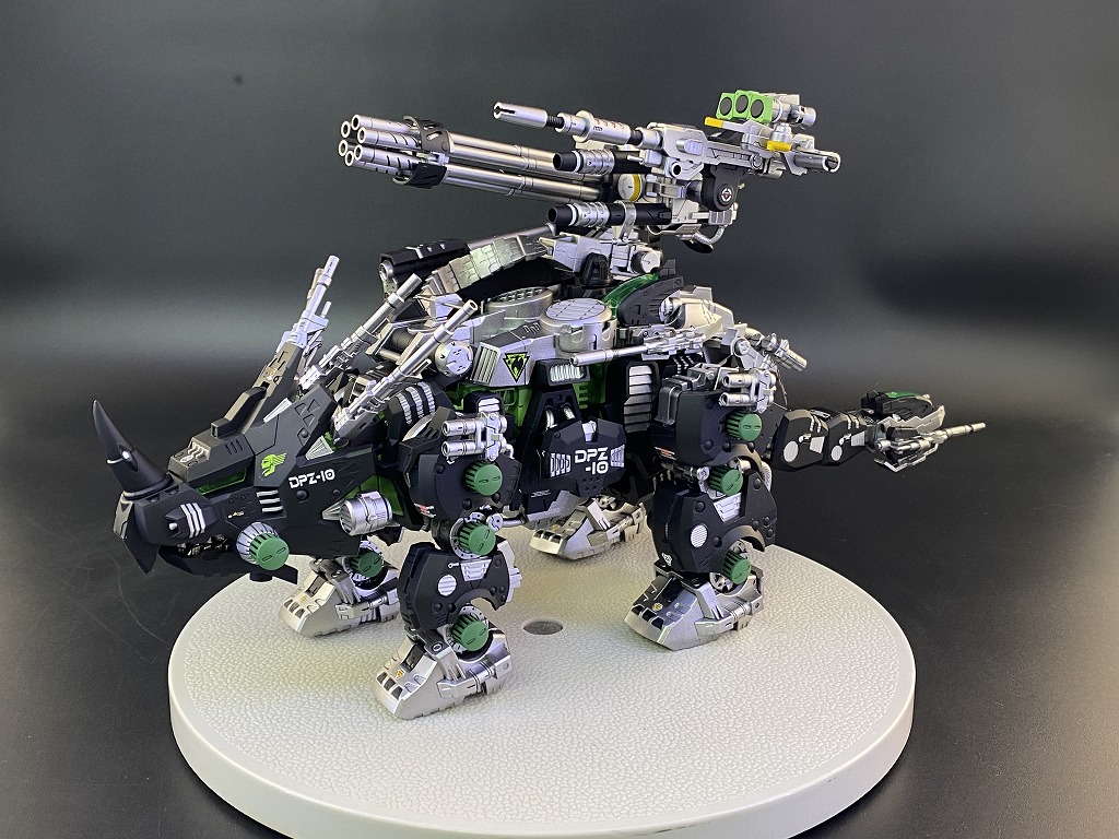 製作代行紹介「コトブキヤ ゾイド HMM DPZ-10 ダークホーン」全塗装