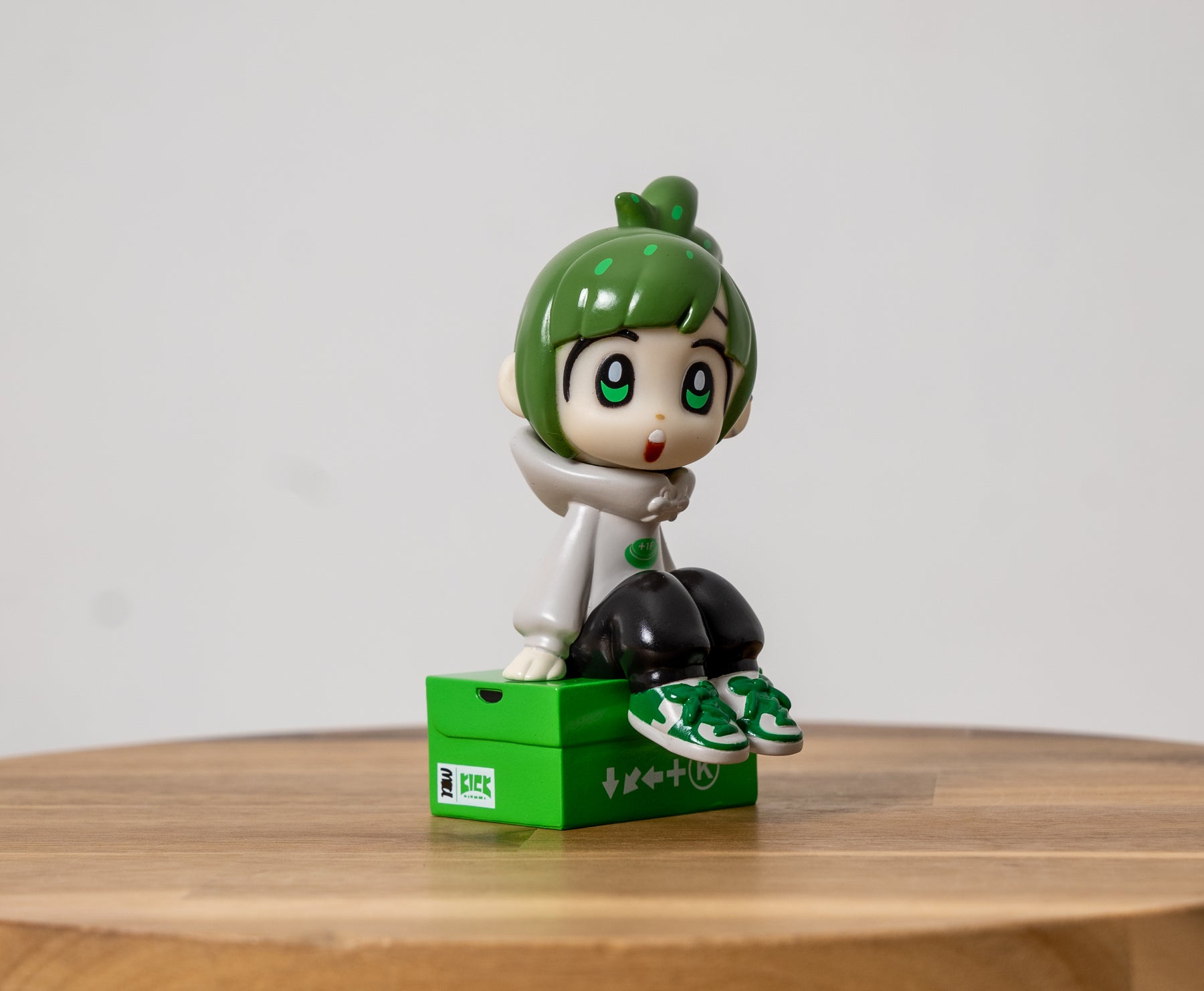 1F KICK chan FIGURE | Sit Gal KICKちゃん ソフビフィギュア