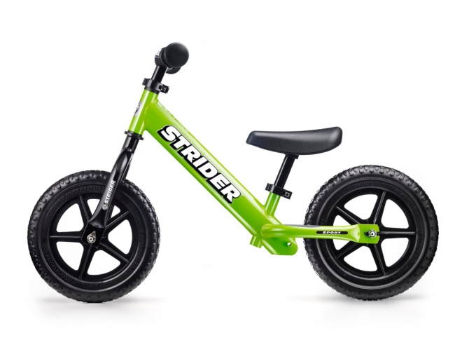 2歳から乗れるペダルなし二輪車ストライダー「春の交通安全