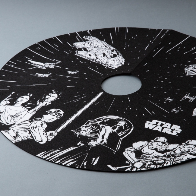 スター・ウォーズ」クリスマスツリー10月4日より数量限定で販売 | 株式