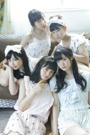 たこやきレインボー1st写真集発売決定！ “たこ虹”が沖縄で過ごした