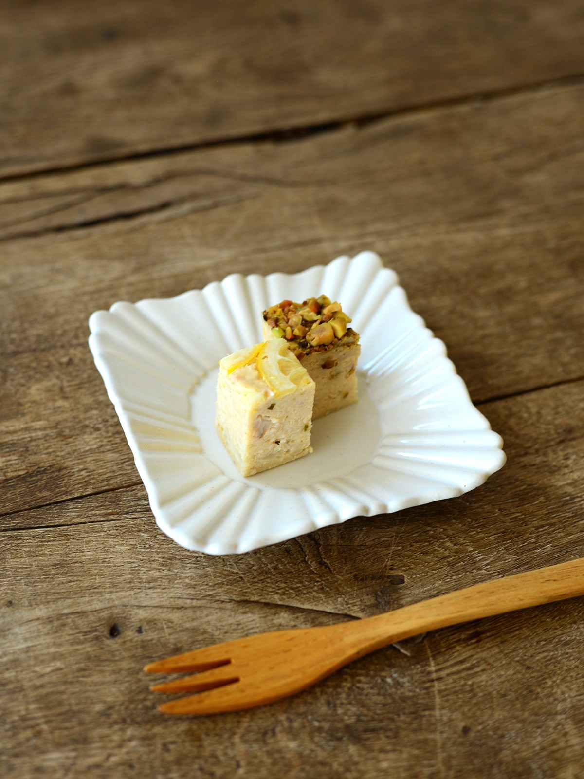 ソボカイ :: Traditional Modern :: 韻 :: 韻(いん) 菓子皿 - マルミツ