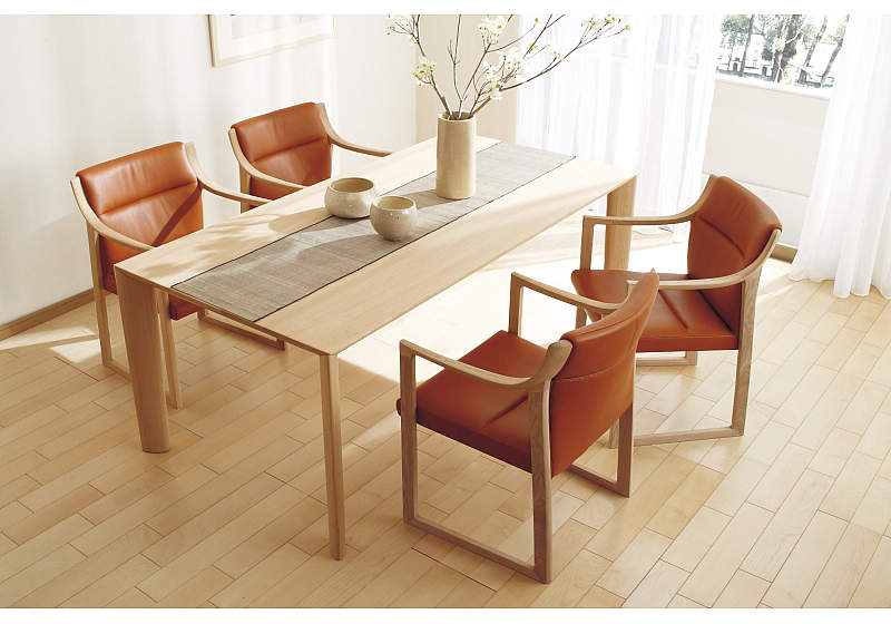 肘掛椅子 WU5300E328 | ダイニングチェアー | 家具を探す | カリモク