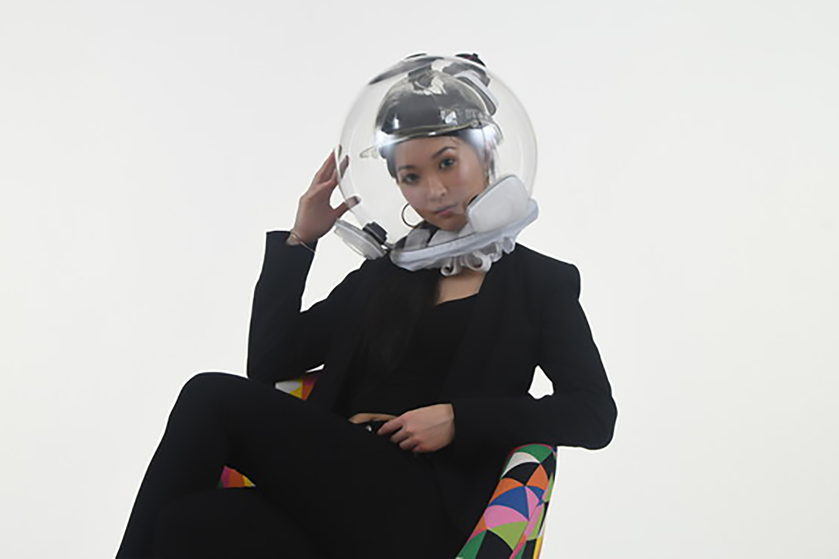 宇宙飛行士気分でコロナ防ぐヘルメットマスク｜Beyond Health