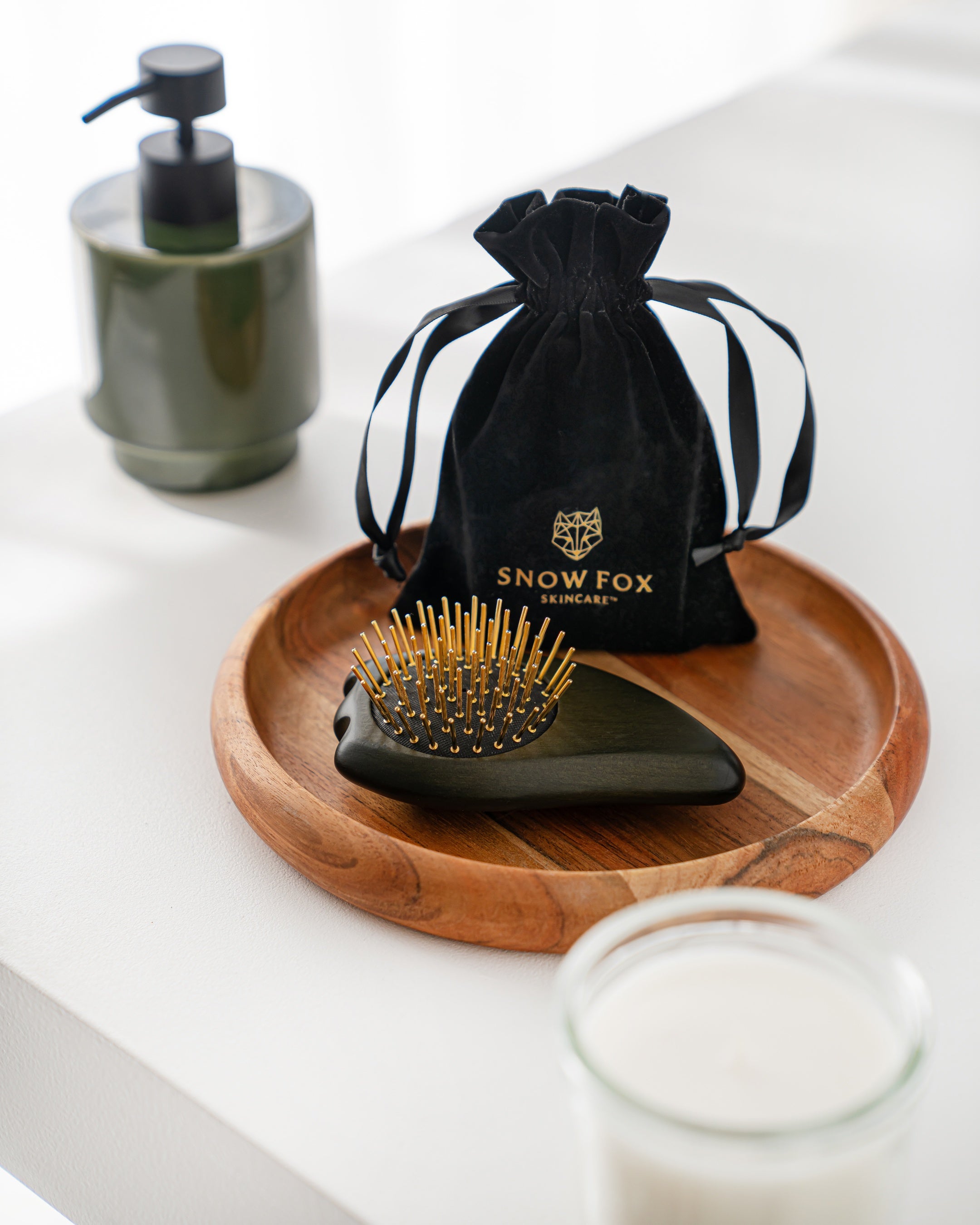 シリーズ累計総売上40,000本突破】SNOW FOX SKINCAREカッサブラシ第4