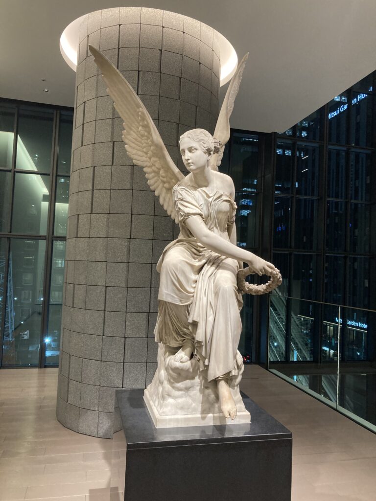 勝利の女神」クリスチャン・ダニエル・ラウホ - パブリックアート散歩