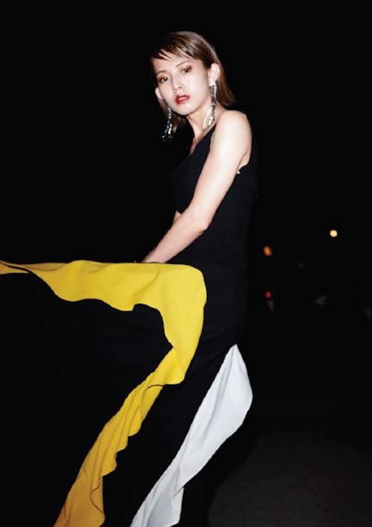 SCANDAL、HARUNAファースト写真集『SOMEWHERE』少女のような笑顔から