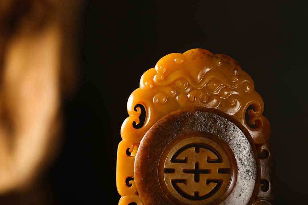 吉祥招财，新疆和田黄沁籽料挂件，慕古而兴，韵抚人心和田玉鉴定保养