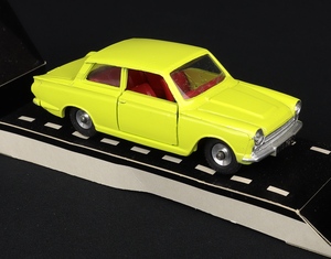 Dinky Toys 133 Ford Cortina - QDT