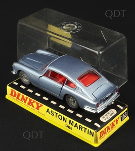 Dinky Toys 153 Aston Martin DB6 - QDT