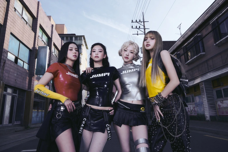 BLACKPINK×FRGMTのスペシャルコレクションが1/8(木)に発売、日本公演を