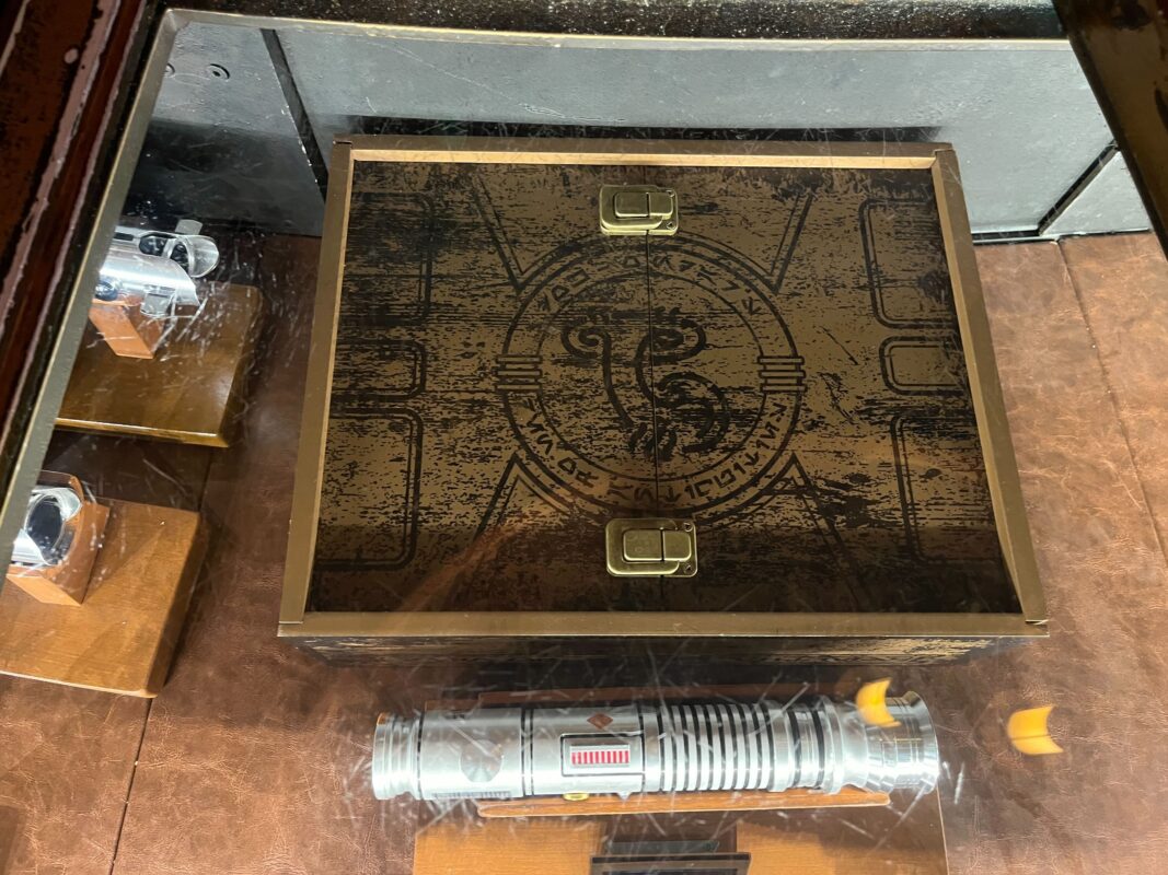 New Ki-Adi-Mundi Legacy Lightsaber Hilt Collectible Box Set