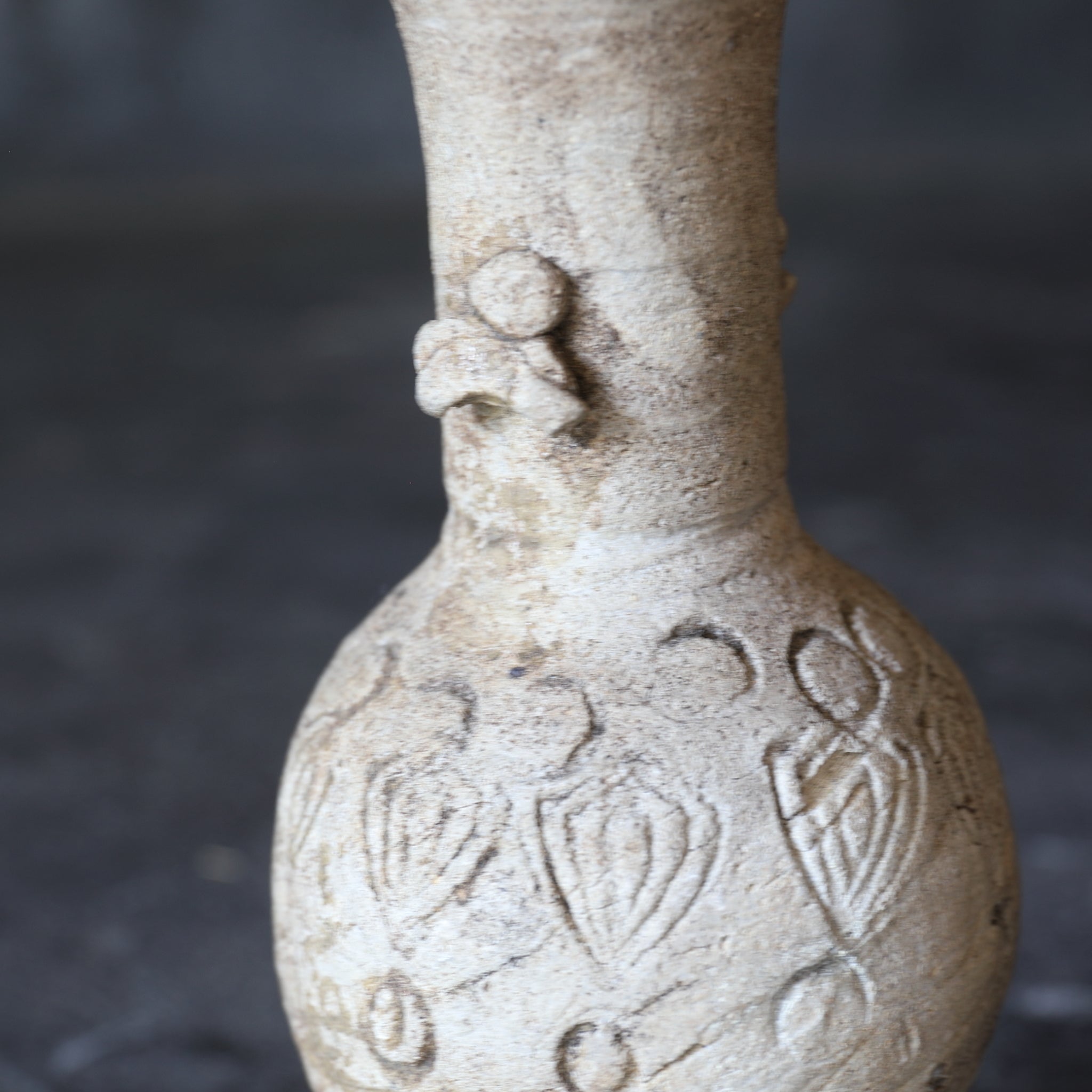 鎌倉時代 古瀬戸 印花文仏花瓶（1185–1333 CE） | 入蘆花（ロカニイル）