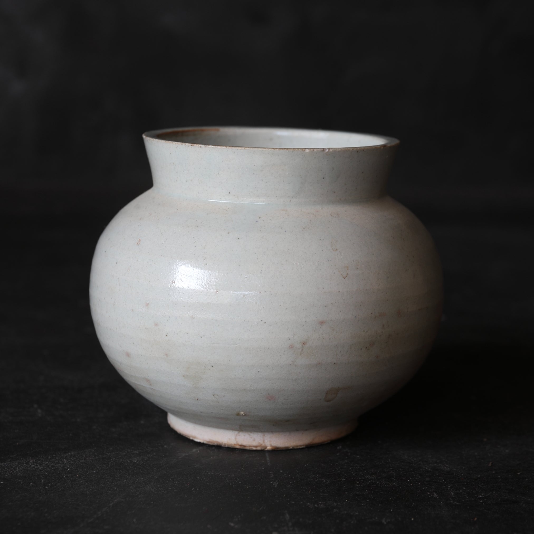 李朝 白磁小壺（1392–1897 CE） | 入蘆花（ロカニイル）