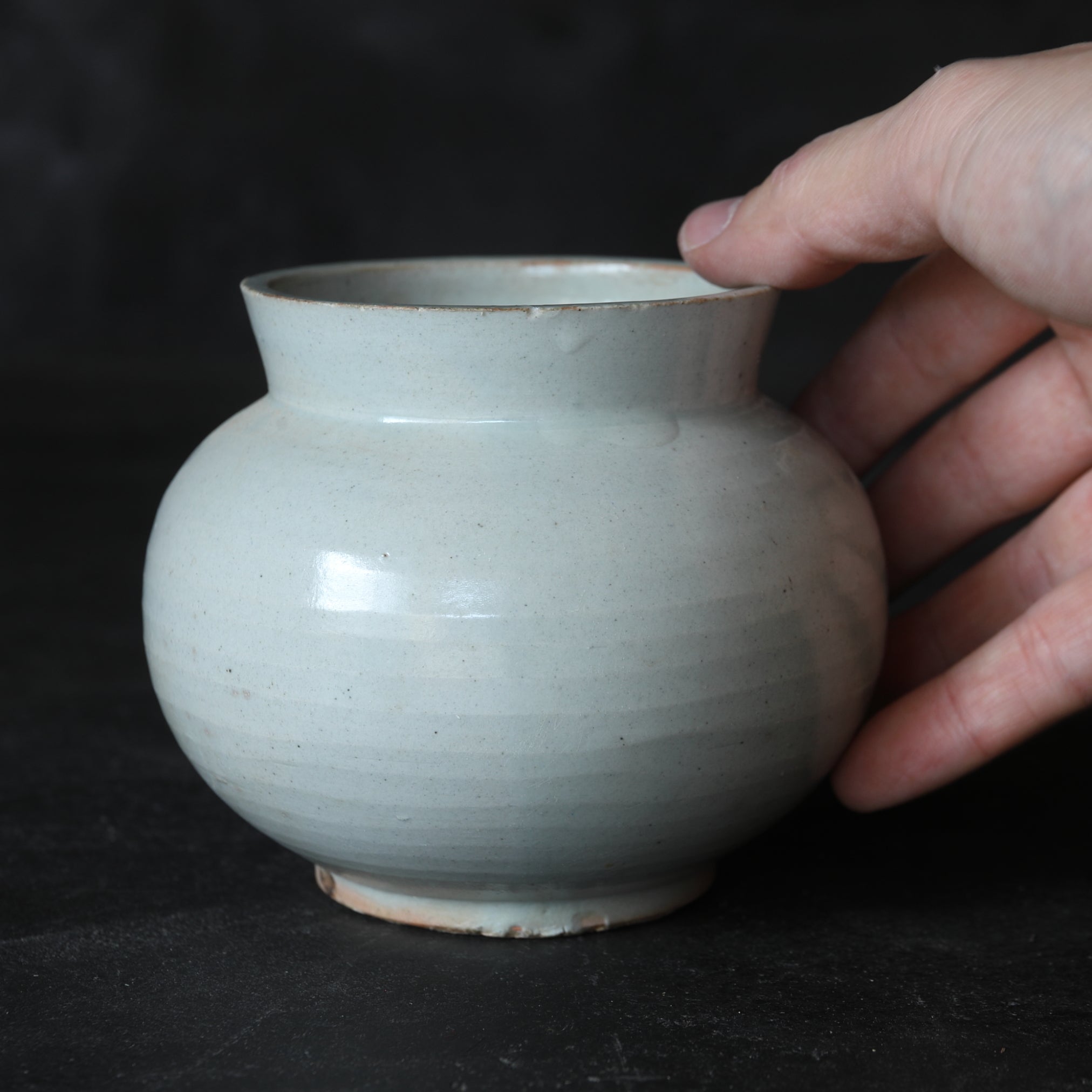 李朝 白磁小壺（1392–1897 CE） | 入蘆花（ロカニイル）