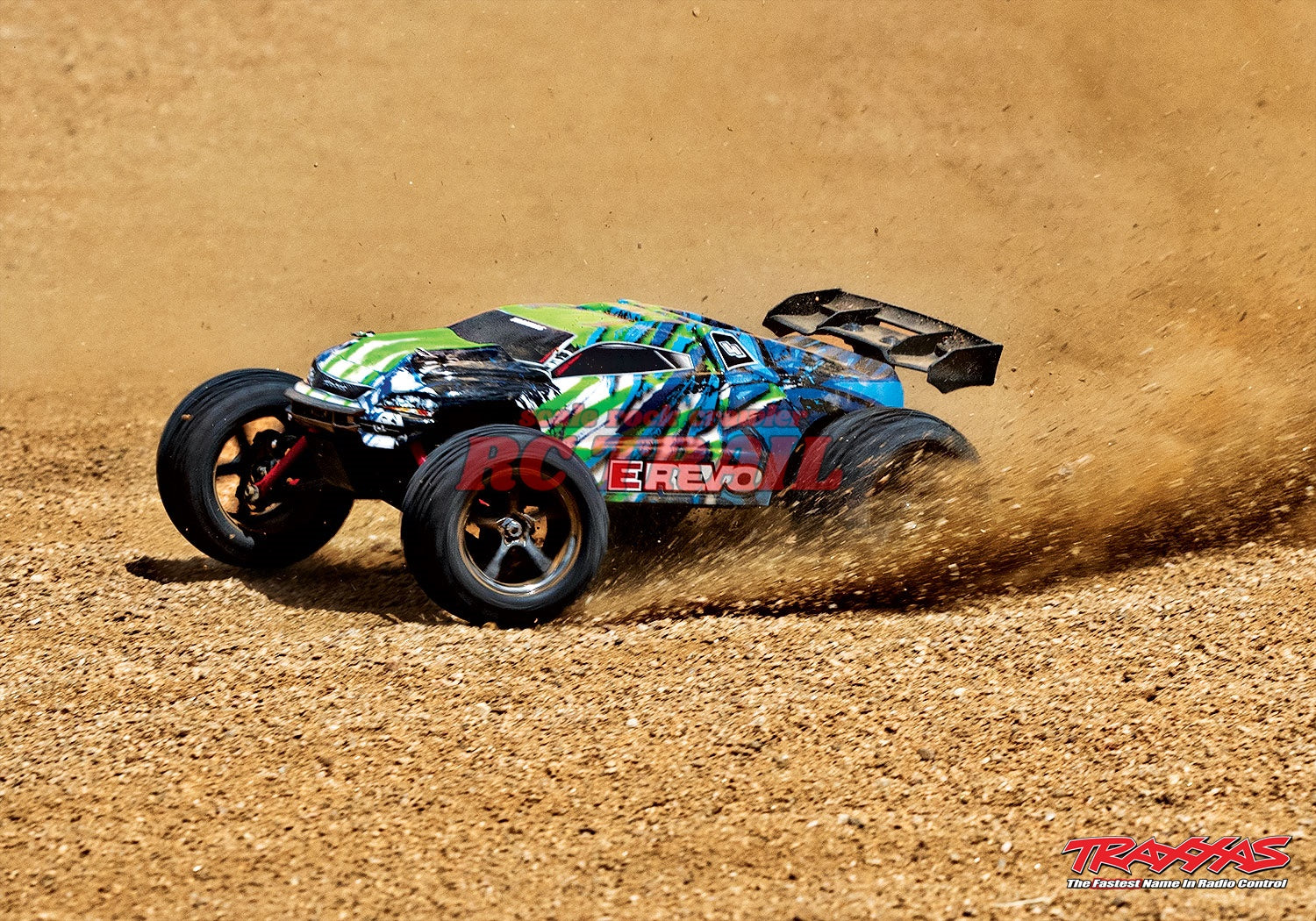 トラクサス E-Revo 1/16 4WD RTRトラック（グリーン）バッテリー+充電