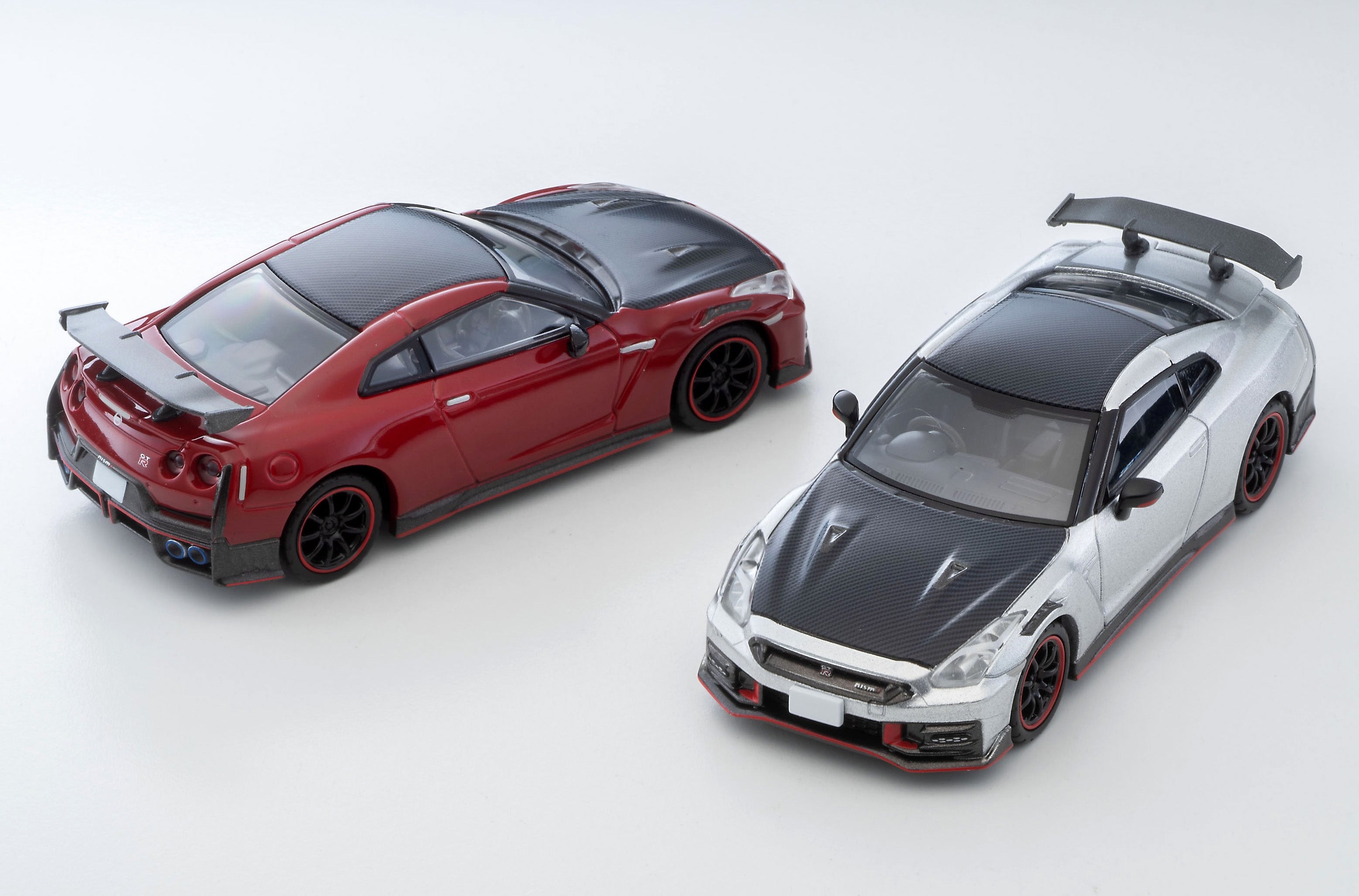 TLV 1/64 LV-N317d NISSAN GT-R NISMO Special edition 2024 model (赤