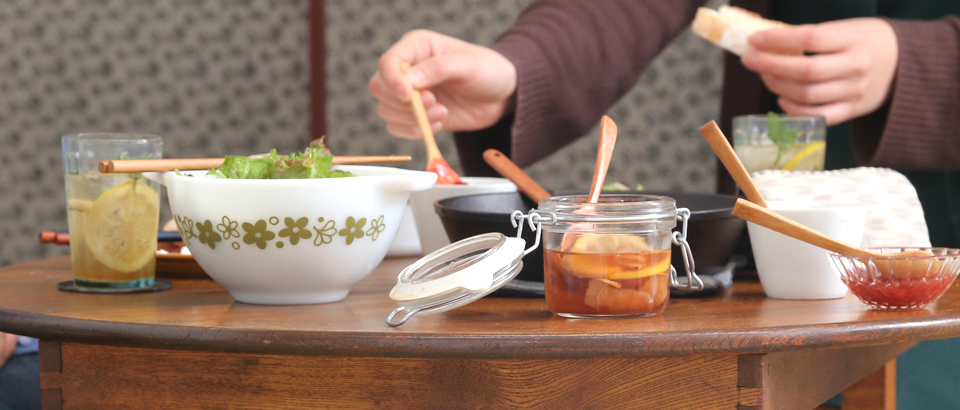 アメリカンアンティーク雑貨の代表!ミルクガラス食器の魅力