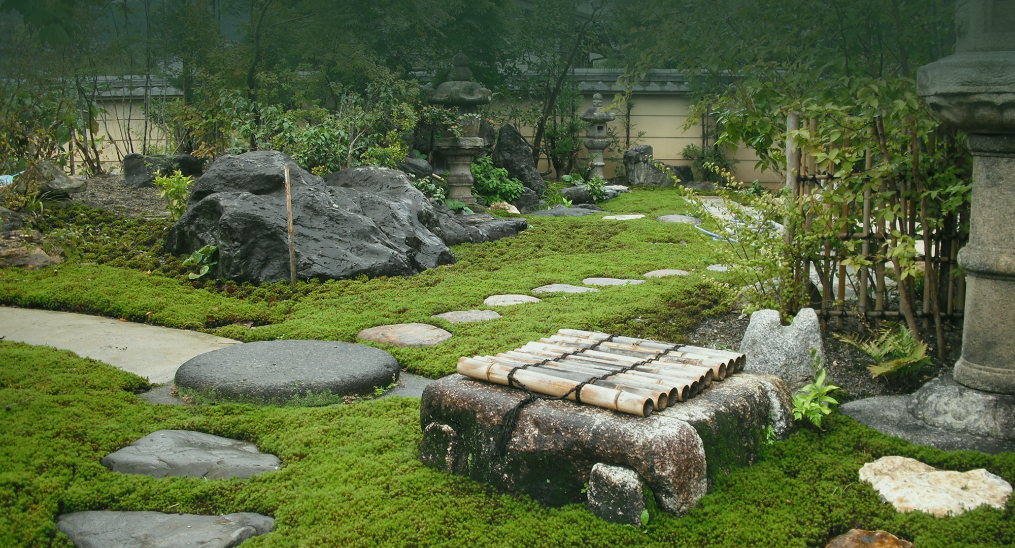 洛西ガーデン｜京都｜坪庭から 大規模寺院まで 様々な庭物語を演出します