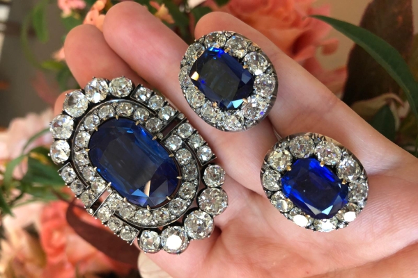 Smuggled Romanov Jewels Lead Sotheby's Geneva