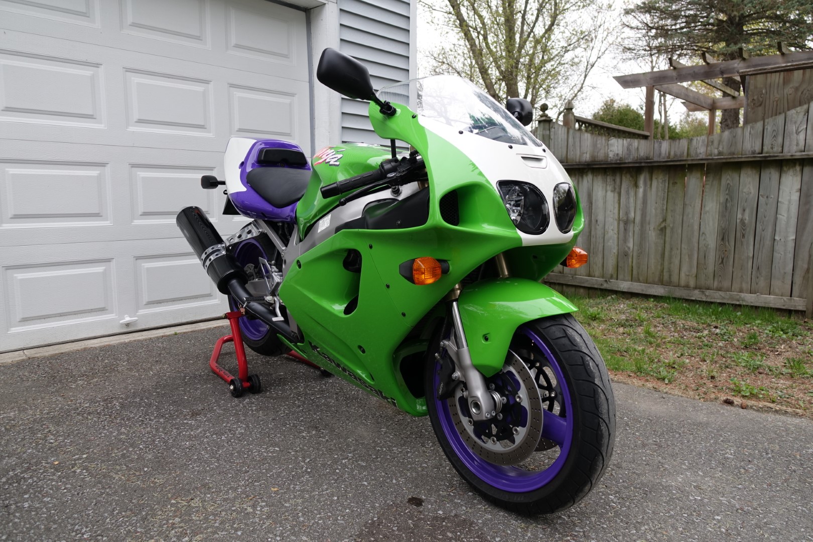 Featured Listing: 1997 Kawasaki ZX-7RR N2 - Rare SportBikesForSale