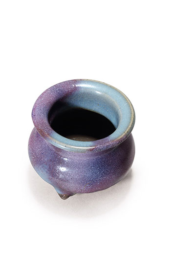 羅芙奧| 《宋/金鈞窯天藍釉紫紅斑三足香爐》 羅芙奧香港2015春季拍賣會